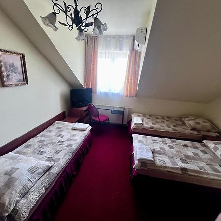 Zajazd Skorpion B&B Освенцім Екстер'єр фото