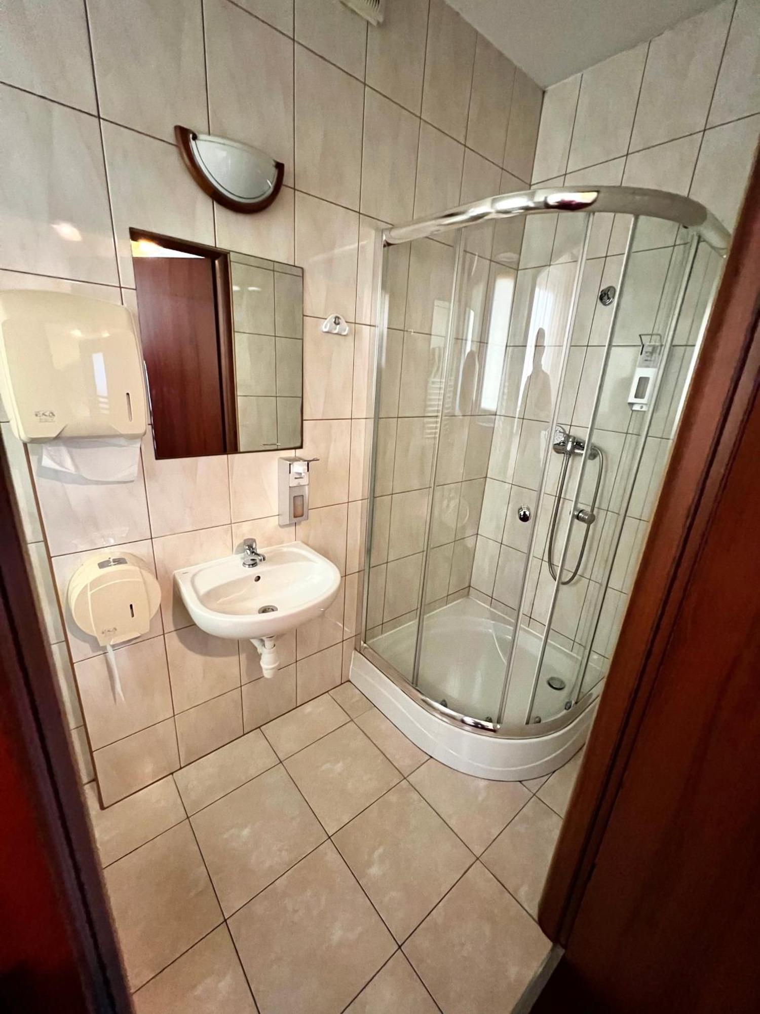 Zajazd Skorpion B&B Освенцім Екстер'єр фото